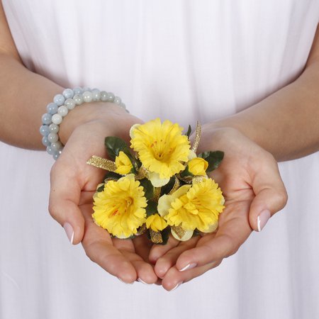 Centrepiece for a candle - Daffodil 1